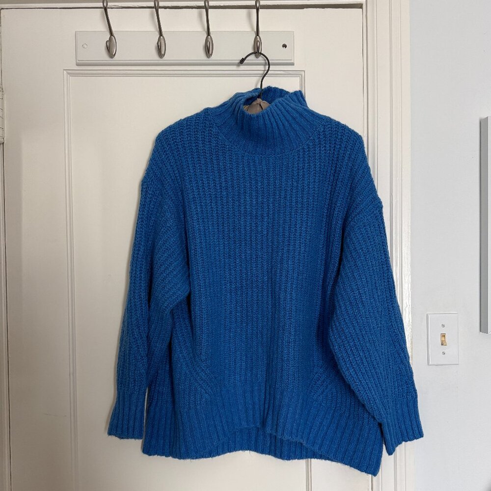 Anthropologie Maeve oversized turtleneck sweater in Large: color bright blue